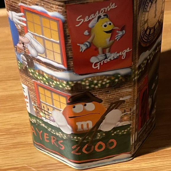 Vintage M&Ms Tin Christmas Village Clock Tower 2000 - Picture 9 of 10